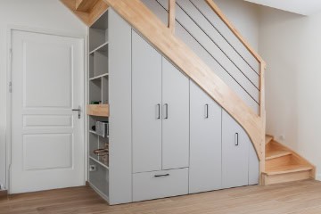 Sous escalier aménagement sur mesure